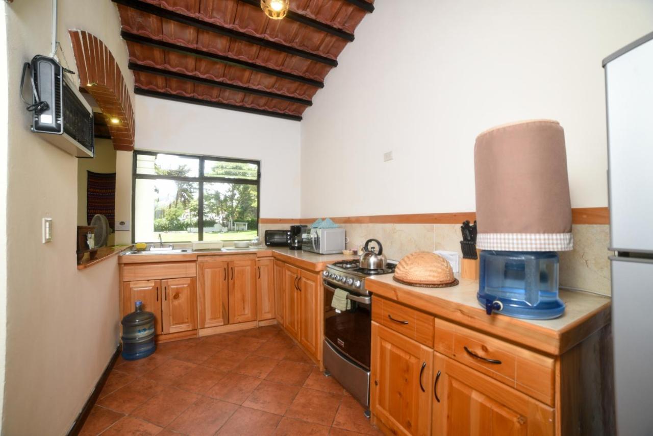Villas Jucanya Super Higienizadas Panajachel Exterior photo