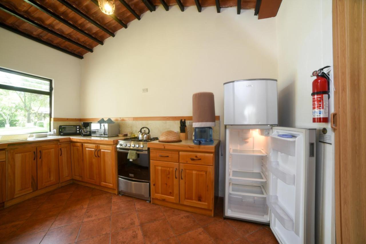 Villas Jucanya Super Higienizadas Panajachel Exterior photo